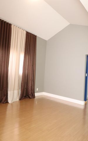 Casa de condomínio para alugar com 316m², 4 quartos e 4 vagasSala 1