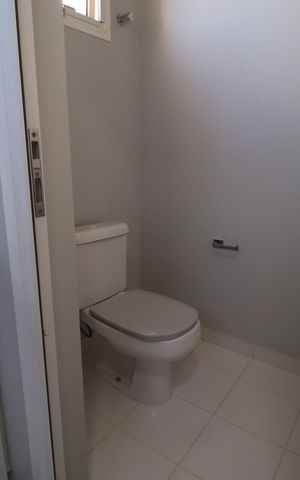 Casa de condomínio para alugar com 316m², 4 quartos e 4 vagasBanheiro do Quarto 3