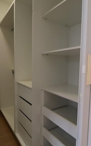 Casa de condomínio para alugar com 316m², 4 quartos e 4 vagasQuarto 2 - Suíte - Closet