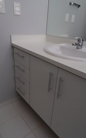 Casa de condomínio para alugar com 316m², 4 quartos e 4 vagasBanheiro do Quarto 1