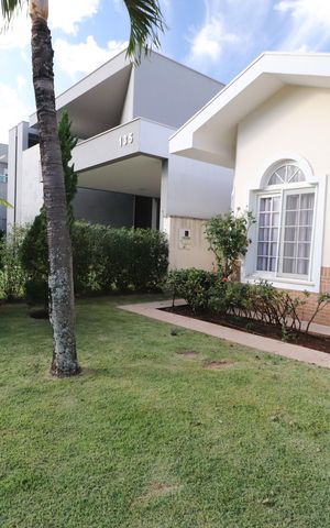 Casa de condomínio para alugar com 316m², 4 quartos e 4 vagasFachada