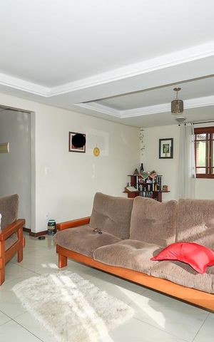 Casa à venda com 238m², 4 quartos e 3 vagasSala