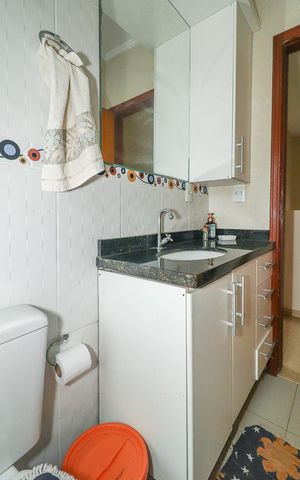 Casa à venda com 238m², 4 quartos e 3 vagasBanheiro Social