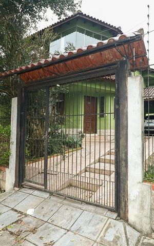 Casa à venda com 238m², 4 quartos e 3 vagasFachada