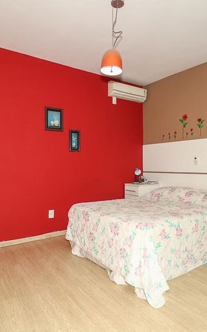 Casa à venda com 238m², 4 quartos e 3 vagasSuíte
