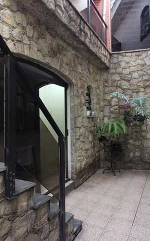 Casa para alugar com 217m², 4 quartos e 2 vagasQuintal