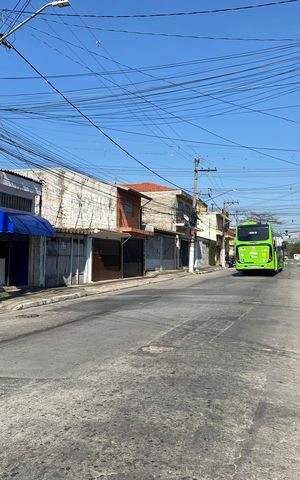 Casa à venda com 250m², 2 quartos e 3 vagas Casa à venda com 250m², 2 quartos e 3 vagasVista da Rua