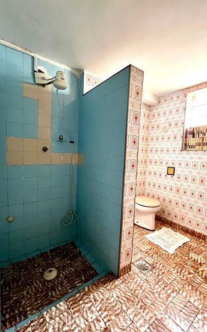 Casa à venda com 295m², 4 quartos e 3 vagasBanheiro 2