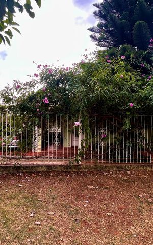 Casa à venda com 295m², 4 quartos e 3 vagasFachada Casa