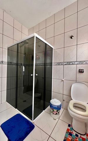 Casa à venda com 295m², 4 quartos e 3 vagasBanheiro 1