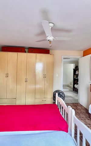 Casa à venda com 295m², 4 quartos e 3 vagasQuarto 3