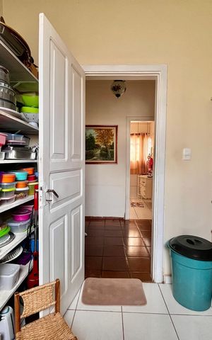 Casa à venda com 295m², 4 quartos e 3 vagasDespensa