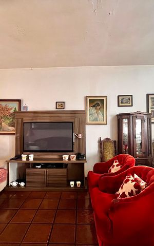 Casa à venda com 295m², 4 quartos e 3 vagasSala