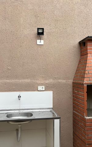 Casa à venda com 240m², 5 quartos e 2 vagas Casa à venda com 240m², 5 quartos e 2 vagasQuintal
