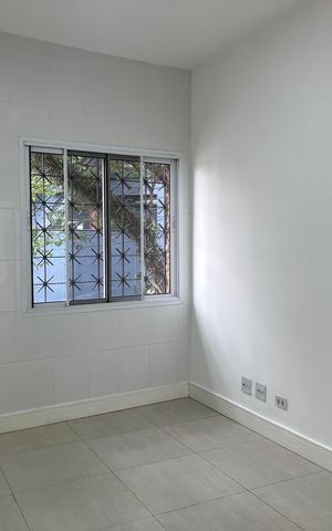 Casa à venda com 240m², 5 quartos e 2 vagas Casa à venda com 240m², 5 quartos e 2 vagasQuarto 3