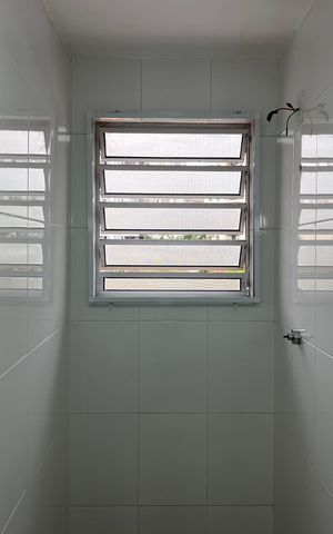 Casa à venda com 240m², 5 quartos e 2 vagas Casa à venda com 240m², 5 quartos e 2 vagasBanheiro 2