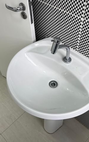 Casa à venda com 240m², 5 quartos e 2 vagas Casa à venda com 240m², 5 quartos e 2 vagasBanheiro 1