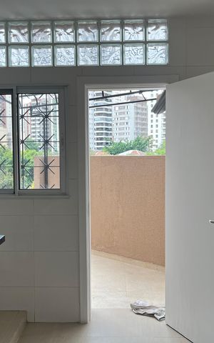 Casa à venda com 240m², 5 quartos e 2 vagas Casa à venda com 240m², 5 quartos e 2 vagasCozinha