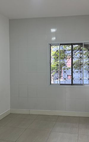 Casa à venda com 240m², 5 quartos e 2 vagas Casa à venda com 240m², 5 quartos e 2 vagasQuarto 3