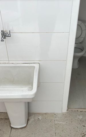 Casa à venda com 240m², 5 quartos e 2 vagas Casa à venda com 240m², 5 quartos e 2 vagasÁrea de Serviço