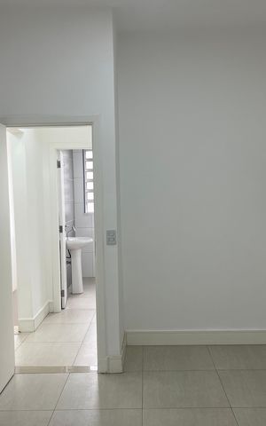 Casa à venda com 240m², 5 quartos e 2 vagas Casa à venda com 240m², 5 quartos e 2 vagasQuarto 3
