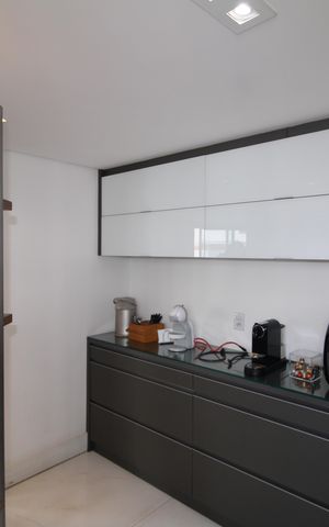 Apartamento à venda com 210m², 4 quartos e 3 vagasCozinha