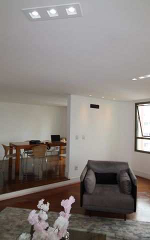 Apartamento à venda com 210m², 4 quartos e 3 vagasSala