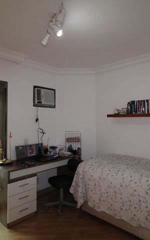 Apartamento à venda com 210m², 4 quartos e 3 vagas Suíte 2
