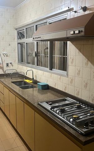 Casa à venda com 200m², 4 quartos e 3 vagas