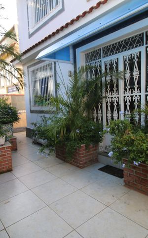 Casa para alugar com 357m², 3 quartos e 1 vagaFrente da casa