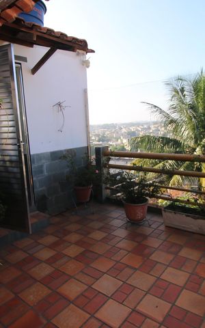 Casa à venda com 119m², 3 quartos e 1 vagaVaranda - Fundos