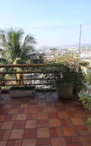 Casa à venda com 119m², 3 quartos e 1 vagaVaranda - Fundos
