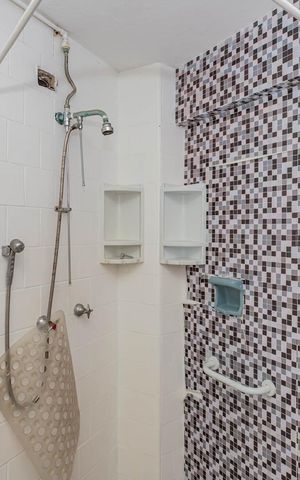 Apartamento para alugar com 85m², 2 quartos e sem vagaBanheiro