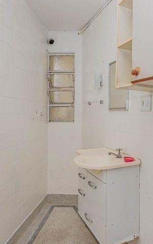 Apartamento para alugar com 85m², 2 quartos e sem vagaBanheiro