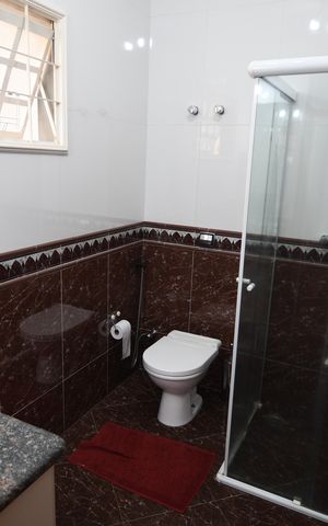 Casa à venda com 260m², 3 quartos e 4 vagasBanheiro da Suíte 2