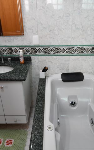 Casa à venda com 260m², 3 quartos e 4 vagasBanheiro da Suíte 1