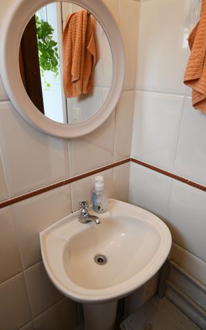 Casa à venda com 260m², 3 quartos e 4 vagasBanheiro de serviço
