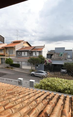 Casa à venda com 260m², 3 quartos e 4 vagasEscritório - Vista
