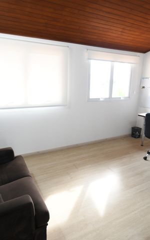 Casa à venda com 260m², 3 quartos e 4 vagasEscritório