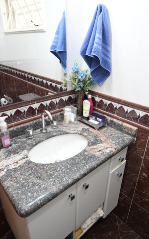 Casa à venda com 260m², 3 quartos e 4 vagasBanheiro da Suíte 2