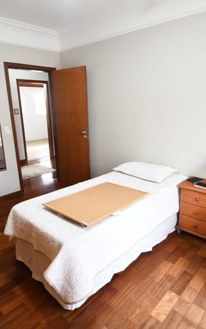 Casa à venda com 260m², 3 quartos e 4 vagas Suíte 2