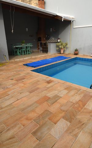 Casa à venda com 260m², 3 quartos e 4 vagasÁrea comum - Piscina