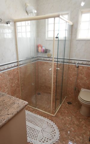 Casa à venda com 260m², 3 quartos e 4 vagasBanheiro da Suíte 3