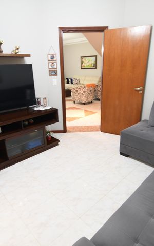 Casa à venda com 260m², 3 quartos e 4 vagasSala de TV