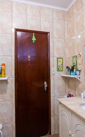 Casa para alugar com 425m², 5 quartos e 6 vagas Casa para alugar com 425m², 5 quartos e 6 vagasBanheiro da Suíte 1