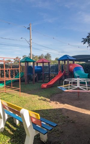 Apartamento para alugar com 45m², 2 quartos e 1 vaga Apartamento para alugar com 45m², 2 quartos e 1 vagaÁrea comum - Playground