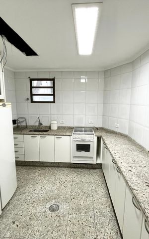 Casa à venda com 465m², 4 quartos e 7 vagas Casa à venda com 465m², 4 quartos e 7 vagasCozinha da Garagem