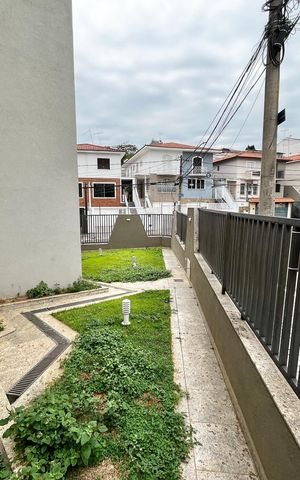 Casa à venda com 465m², 4 quartos e 7 vagas Casa à venda com 465m², 4 quartos e 7 vagasJardim