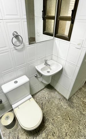 Casa à venda com 465m², 4 quartos e 7 vagas Casa à venda com 465m², 4 quartos e 7 vagasSaúna Banheiro