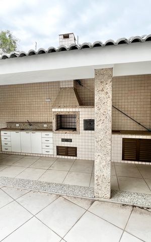 Casa à venda com 465m², 4 quartos e 7 vagas Casa à venda com 465m², 4 quartos e 7 vagasChurrasqueira